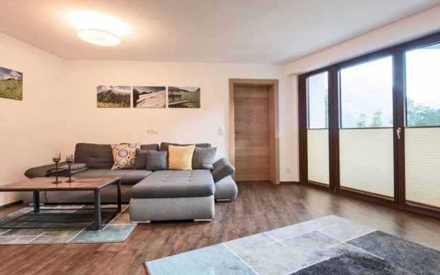 Luxurious Apartment Near Ski Bus Stop in Mayrhofen