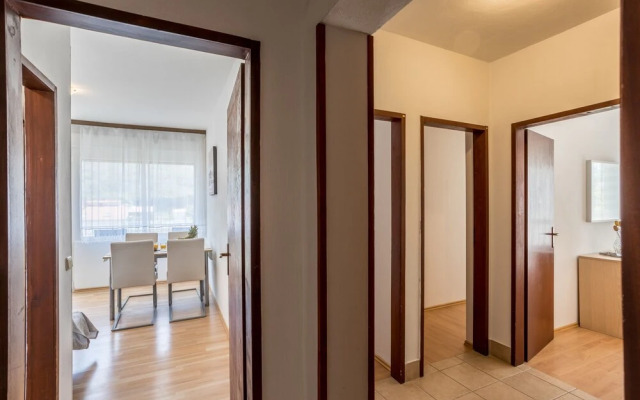 Spacious apartment with three double bedrooms