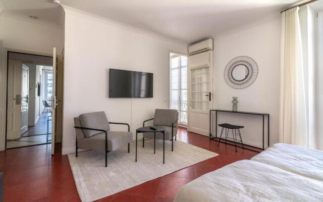 La Guitare 34 - Nice Studio in Center of Cannes, Right Behind Grand Hotel - Hotel in Cannes - Photo 2