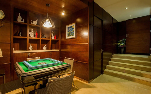 Deluxe Villa in Mingyue Mountain and Stream