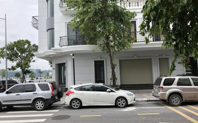 La Lumiere Harbor House