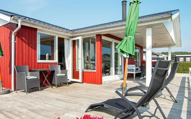 6 Person Holiday Home in Juelsminde