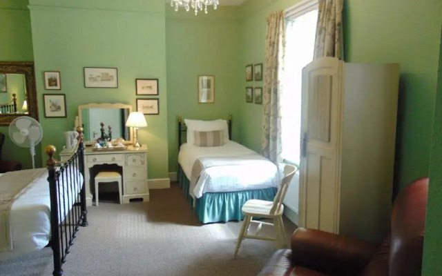 Holywell Guest House