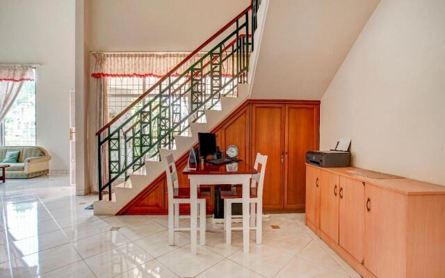 OYO 90080 Villa Lotus E06