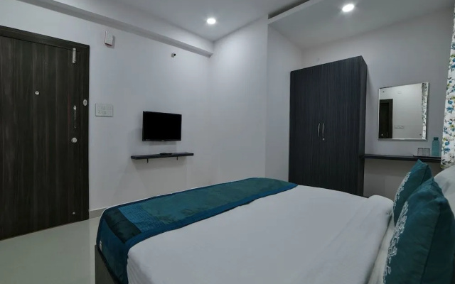 OYO 16432 Srirama Hotels, Khazaguda