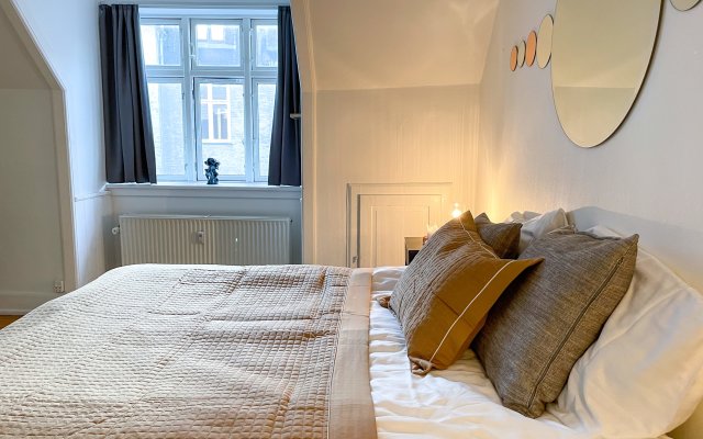 Stylish Newly Furnished 2 BR Apt - Heart of CPH