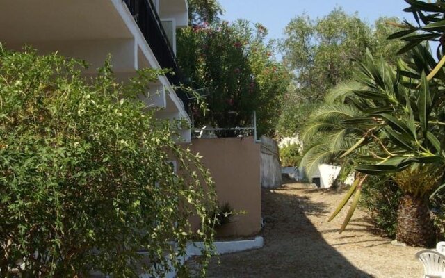 Spiros Apartments