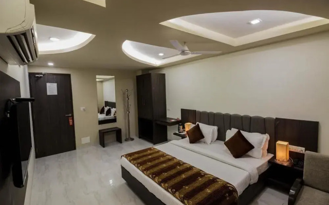 OYO Rooms High Court SG Highway