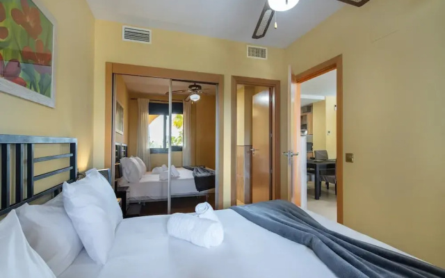 Cozy Beach Apartment for 5