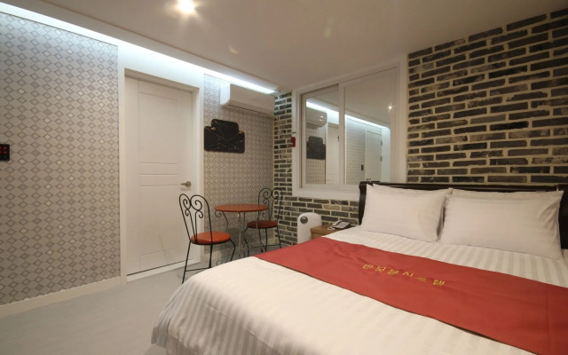 Iksan Hotel Banditburi