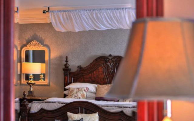 Devon Inn Hotel