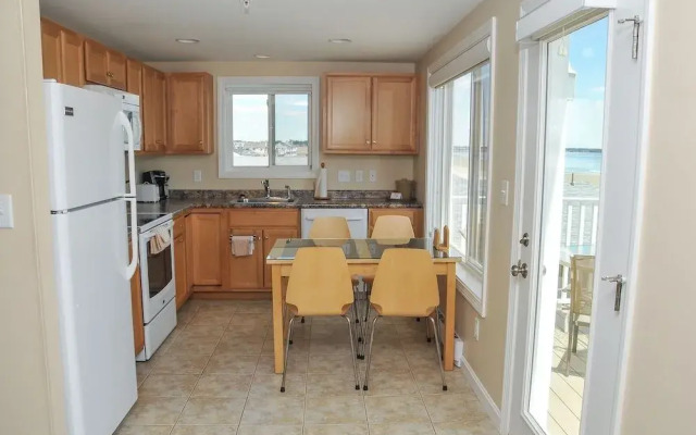 Friendship Oceanfront Suites