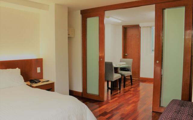 Condesa Suites