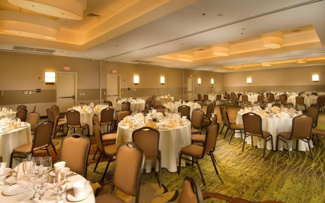 DoubleTree by Hilton Sterling - Dulles Airport