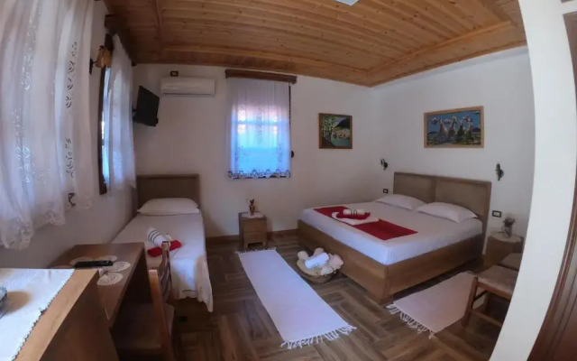 Arben Qemeri Guest House