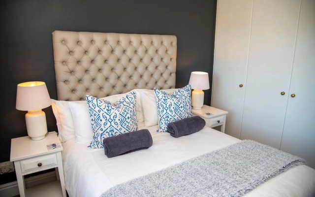 Waterfront- 11 South Quay