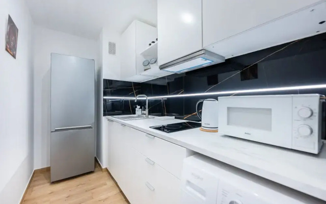 UNIT Short Rent Apartment by Warsaw Metro Station