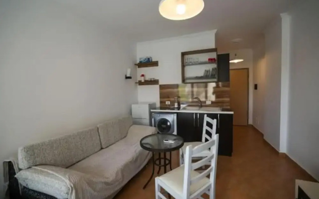 Tirent Apartment-Beachfront Studio at Shkembi i Kavajes