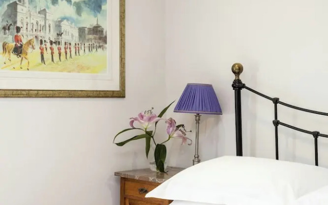 Winchendon Road by Onefinestay