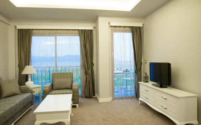 Define Beach Suites