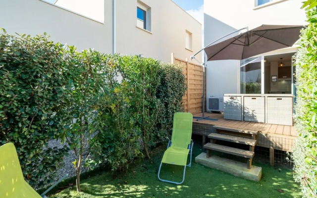 Bright Retreat Near Beach