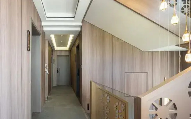 Three Lives and One Residence in Huangling, (Huangling Scenic Area Store)