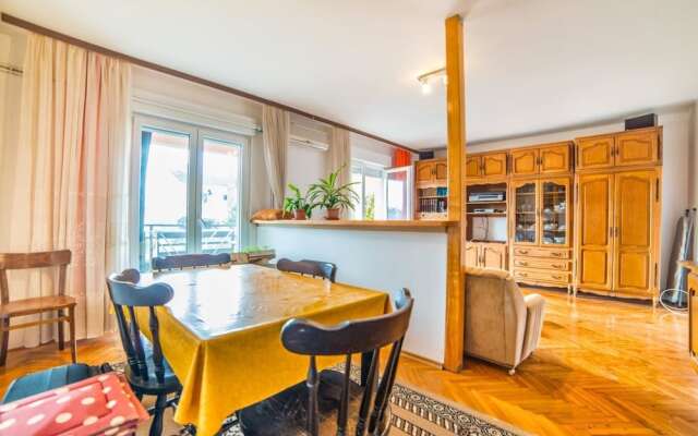 Apartments Dragutin 1063