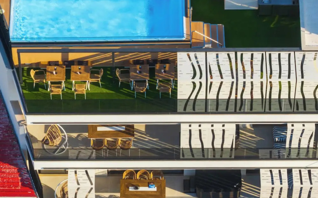 Thea Acropolis Suites & Apartments