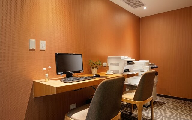 Green Garden Apartments-A