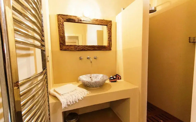 Casa Dell Arco in Nard