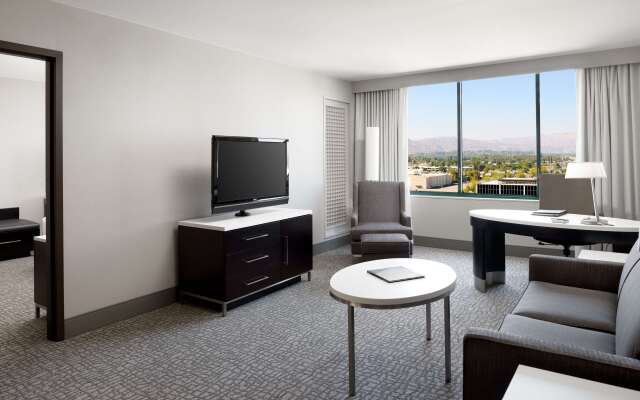 Hilton Woodland Hills / Los Angeles