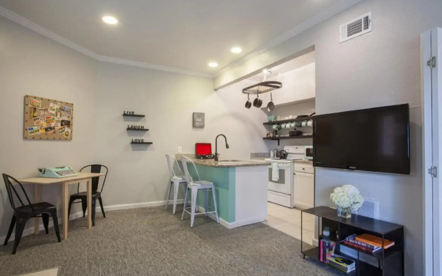 Cloverleaf Suites Baton Rouge