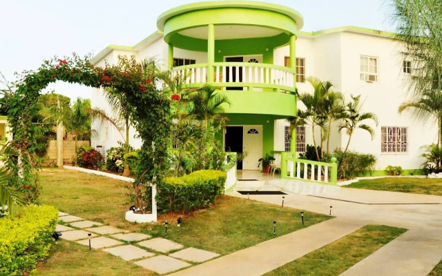 Mom's Village Resort