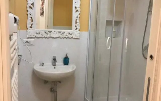 agorà singola con bagno privato adiacente