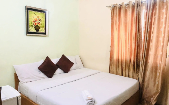 De Lawrence Court & Suites