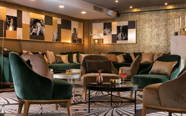 Niepce Paris Hotel, Curio Collection by Hilton