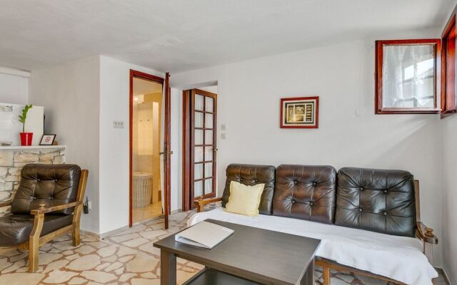 Spacious Holiday Home in Seget Vranjica With Garden