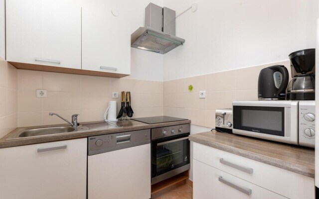 Nice Home in Cizici With Wifi and 2 Bedrooms