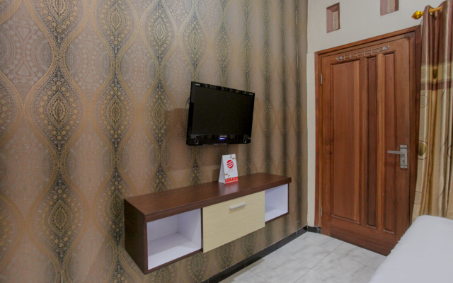OYO 1692 Villa Akbar 3