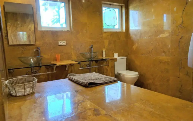 Alcazaba Beach Apartment 3302