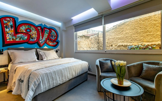 Triple A - Apartments Accommodation in Psirri Square