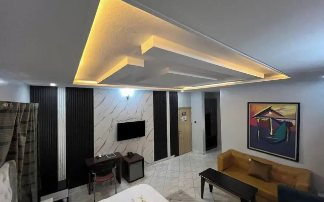 Villa Maxili Hotel and Apartment