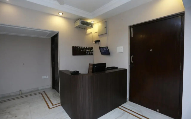 B S Guest House by OYO Rooms