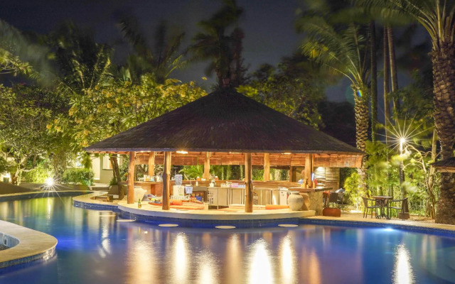 Coconut Lodge