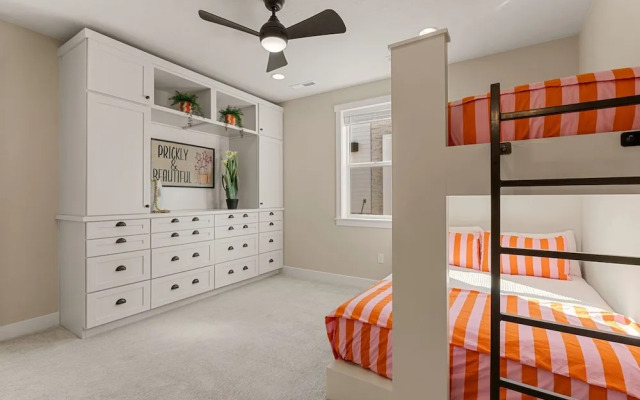 Southwest Getaway 6 Bedroom Home