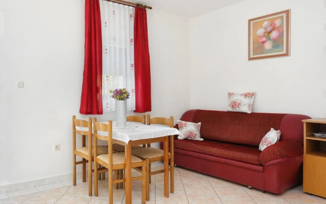 Lias - With Restaurant - A2