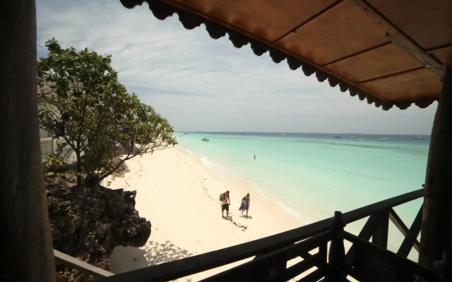 Langi Langi Beach Bungalows
