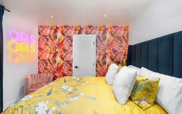 The Blush - With Pool Bars Neons, Palm Springs