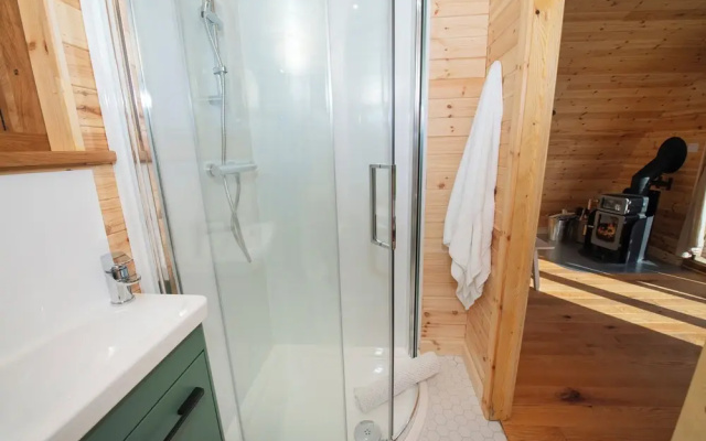 Glamping Pod 2 Presence