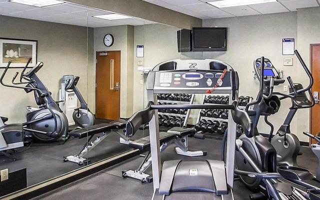 Quality Inn & Suites Fishkill South near I-84